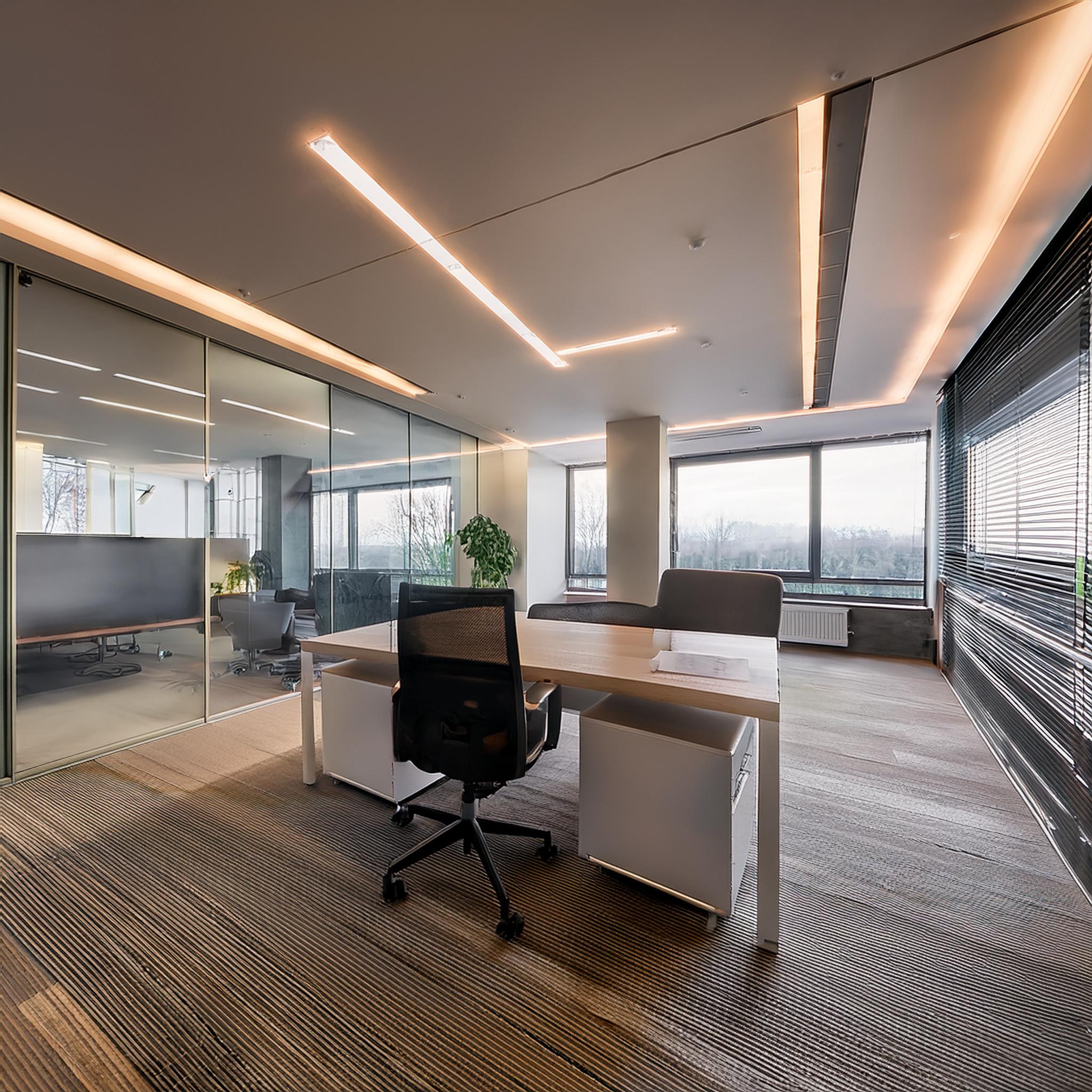 Steuerberatung für Unternehmen, Finanzdokumente auf einem Schreibtisch, klassische und elegante Büroeinrichtung